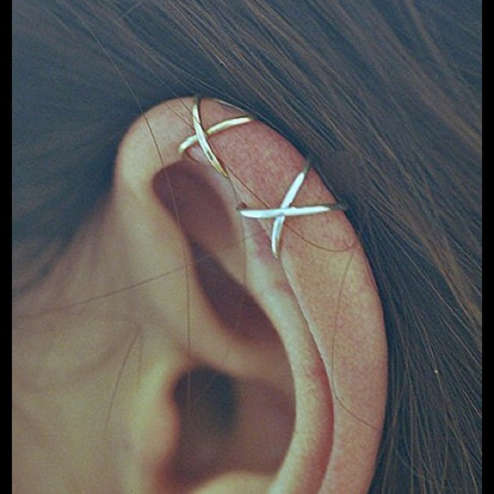 Criss Cross Ear Cuff